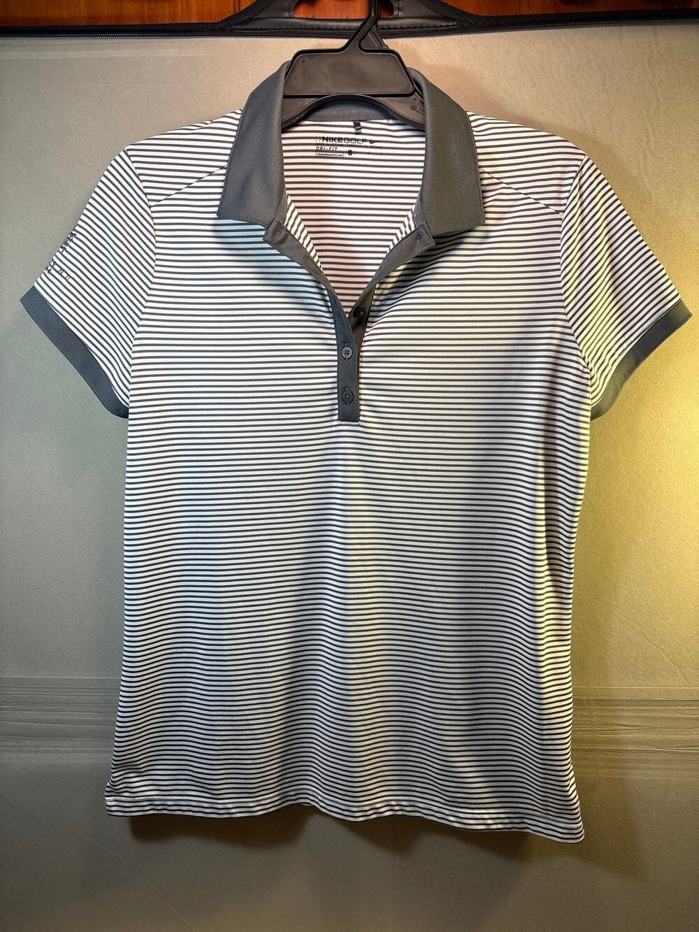 Dri- Fit Nike Golf Polo River Bend Kohler Women's size Large
